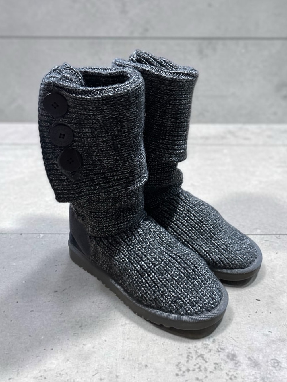 UGG Classic Cardy Tall Boots 3 Large Wooden Buttons Grey Y2K Retro Size 10